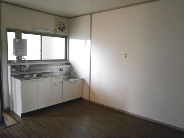 Living and room. Tsuji Heights