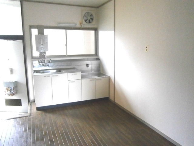 Living and room. Tsuji Heights