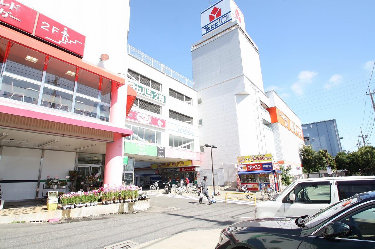Home center. Yamada Denki Daikuma Tecc Land Atsugi store up (home improvement) 170m