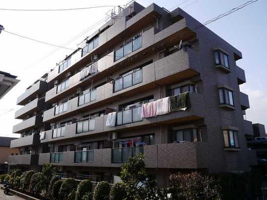 Local appearance photo. Elementary and junior high schools are nearby in the renovation completed apartment of Hon-Atsugi Station walk 13 minutes.