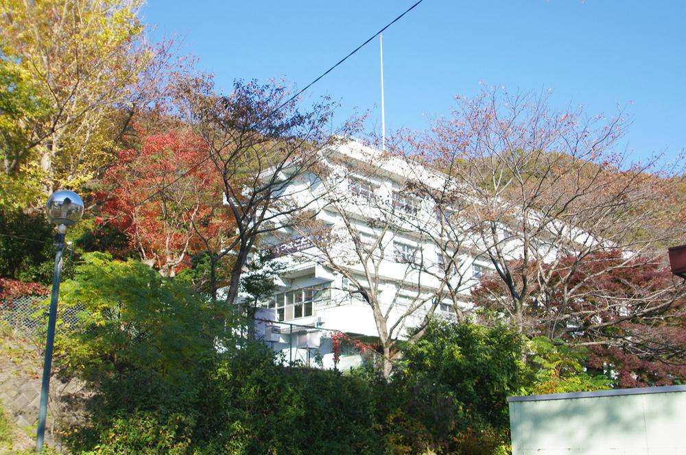 Primary school. 704m to Atsugi Municipal Tamagawa Elementary School