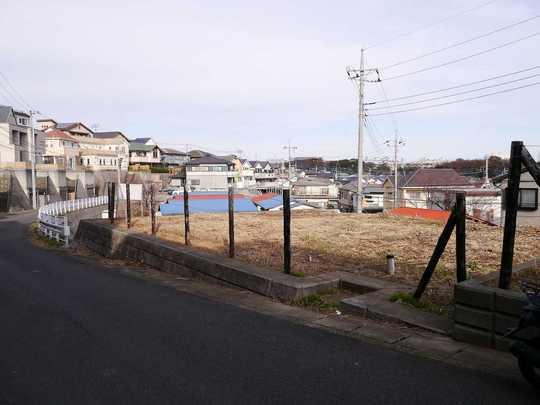 Local land photo. You can architecture in your favorite house manufacturer per quiet in the large site of 75 square meters of residential construction conditions without selling land.