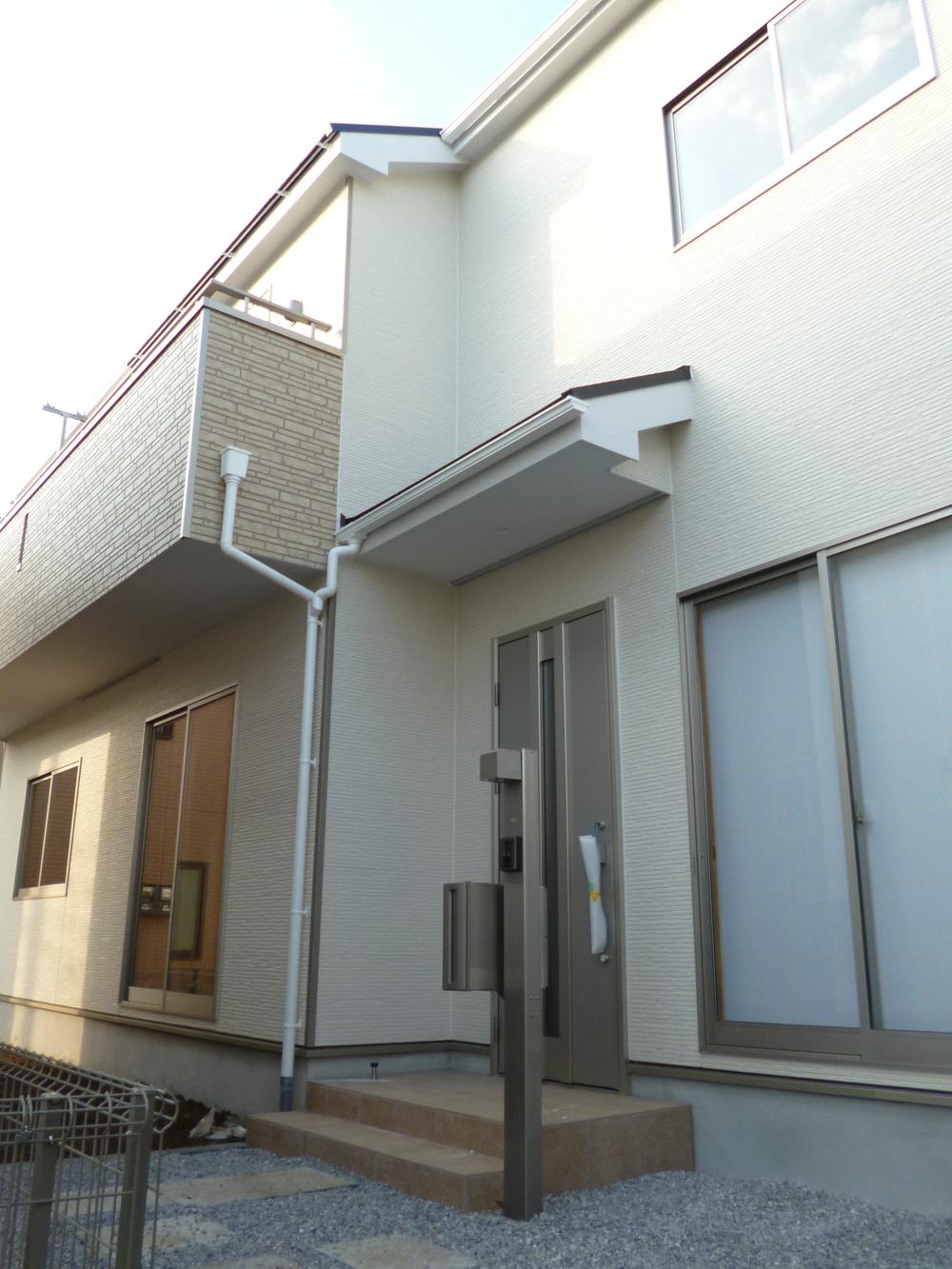 Local appearance photo. Building 2 Car Space 2 ~ Three is Allowed ☆