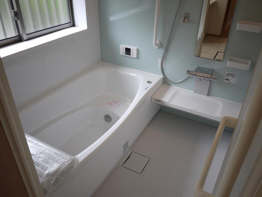 Same specifications photo (bathroom)