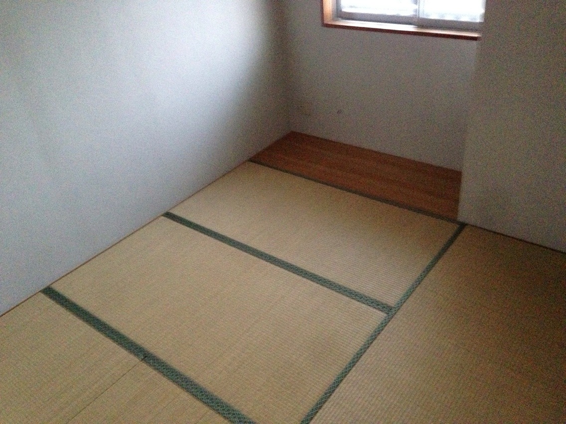 Other room space. And tatami exchange before you move.