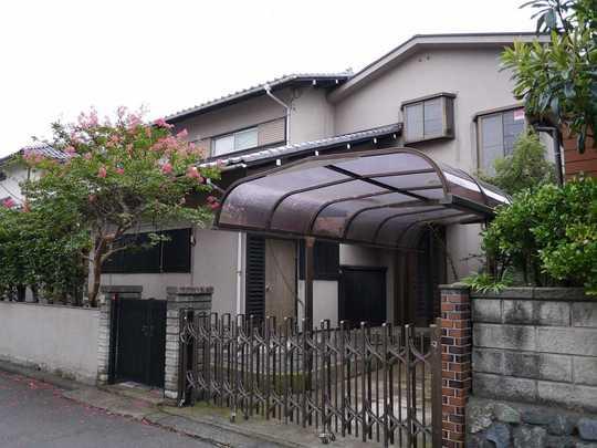 Local appearance photo. It is also a good many living environment commercial facility within walking distance in a quiet residential area of Hon-Atsugi Station, 12 minutes' walk.
