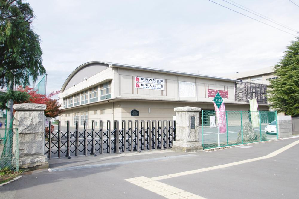 Junior high school. 800m to Atsugi Municipal Atsugi Junior High School