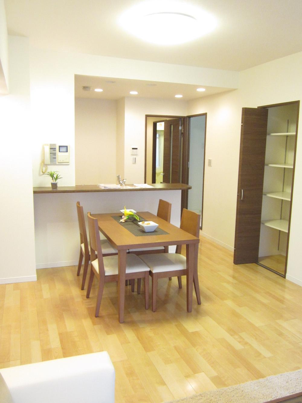 Living. All rooms Cross ・ Flooring Chokawa is settled!