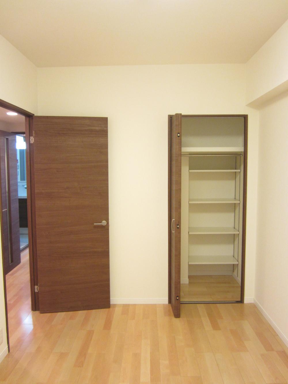 Other introspection. Service room