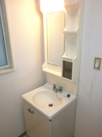 Washroom. Highrise Sugiyama Nibankan