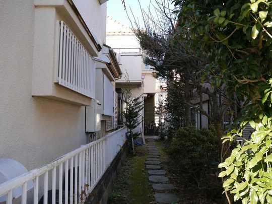 Local appearance photo. Is also a good many living environment also commercial facilities around in a quiet residential area of Hon-Atsugi Station walking distance.