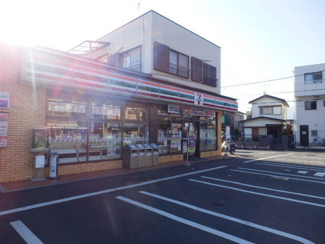 Convenience store. 258m to Seven-Eleven (convenience store)