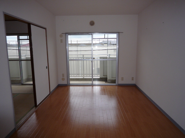 Living and room. Spacious LDK! 