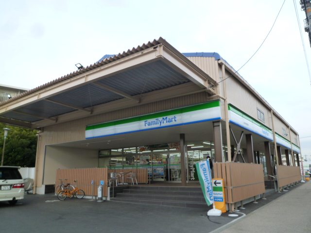 Convenience store. 413m to Family Mart (convenience store)