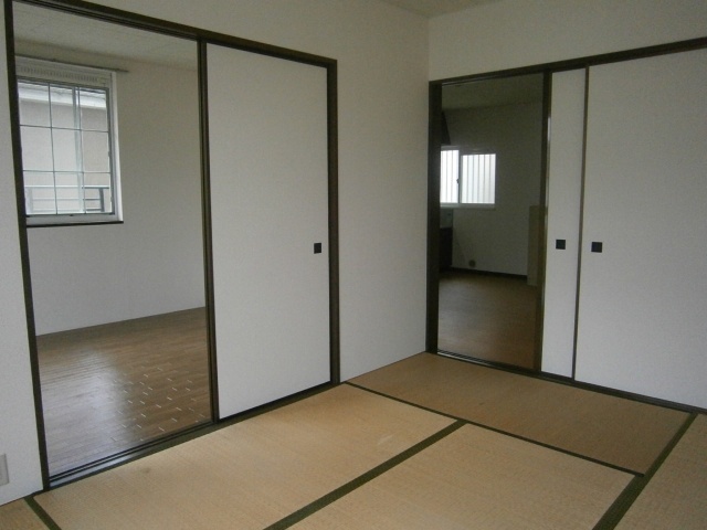 Living and room. Kosumohiru B