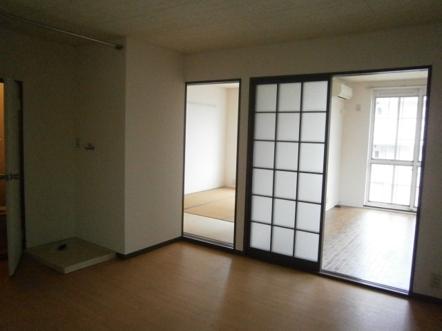 Living and room. Kosumohiru B