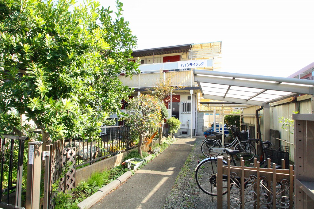 Building appearance. Bicycle-parking space