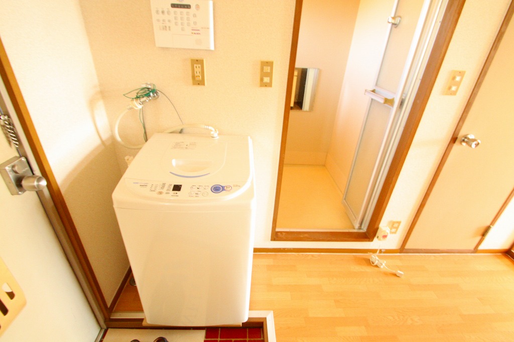 Other room space. Washing machine