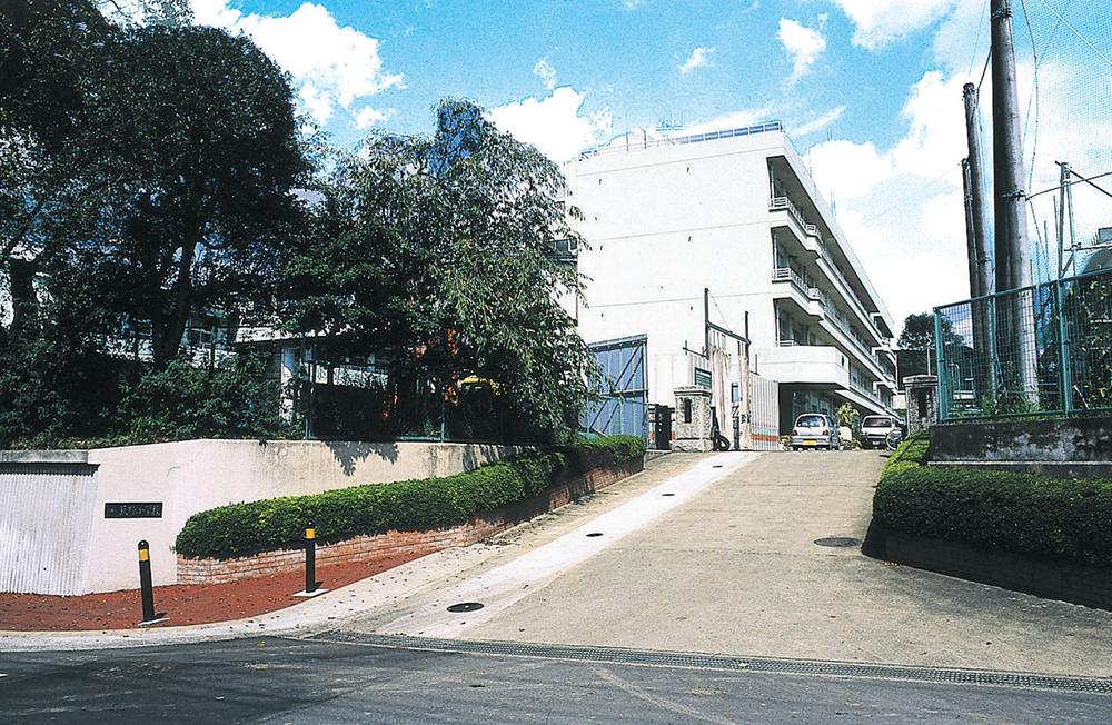 Primary school. Ogino until elementary school 1020m