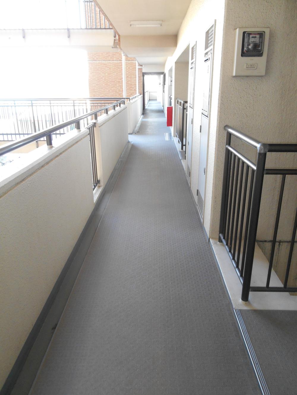 Other common areas. aisle