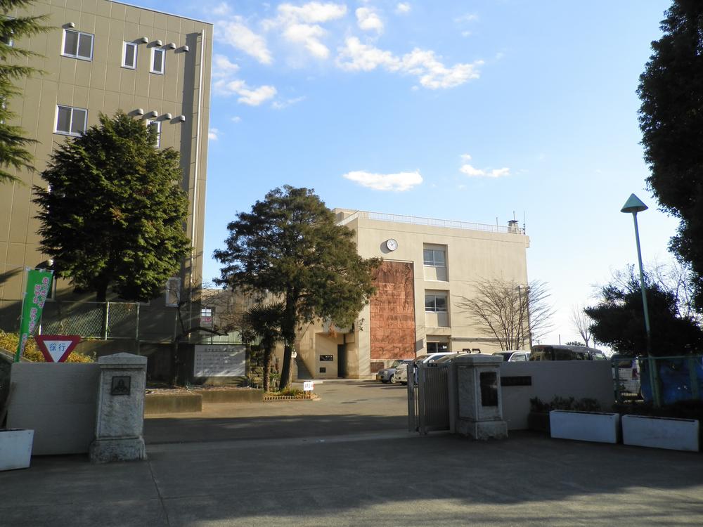 Junior high school. Ogino Junior High School