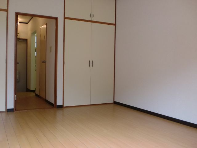 Living and room. It will contain a lot Date! 