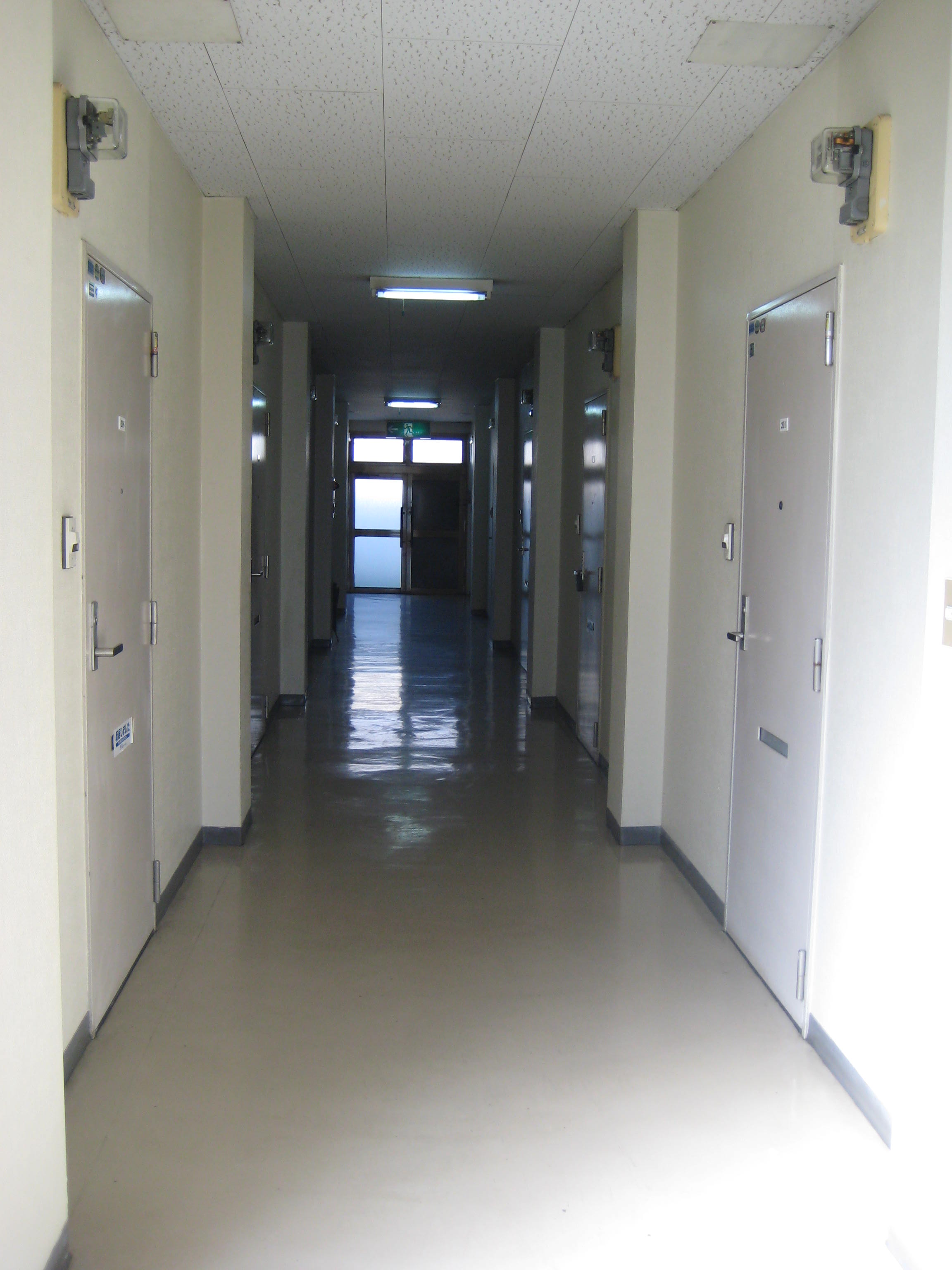 Other common areas. Middle corridor