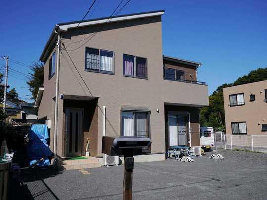 Local appearance photo. Heisei 22 years built investment for Property. There site area 114 square meters. 