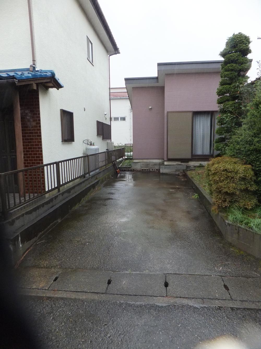 Parking lot
