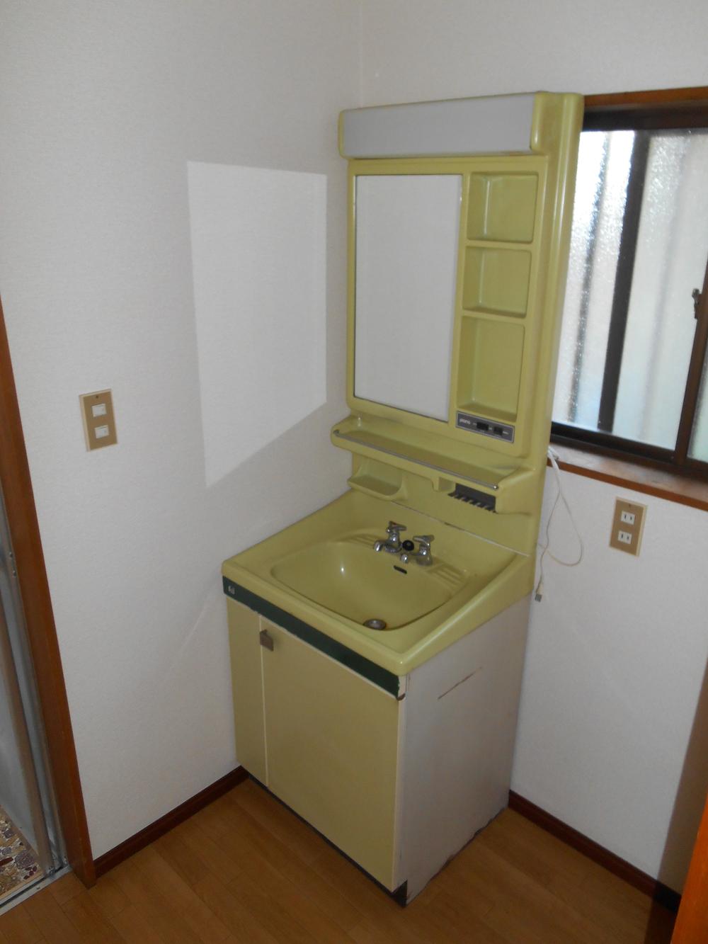Wash basin, toilet. Reform is before. 