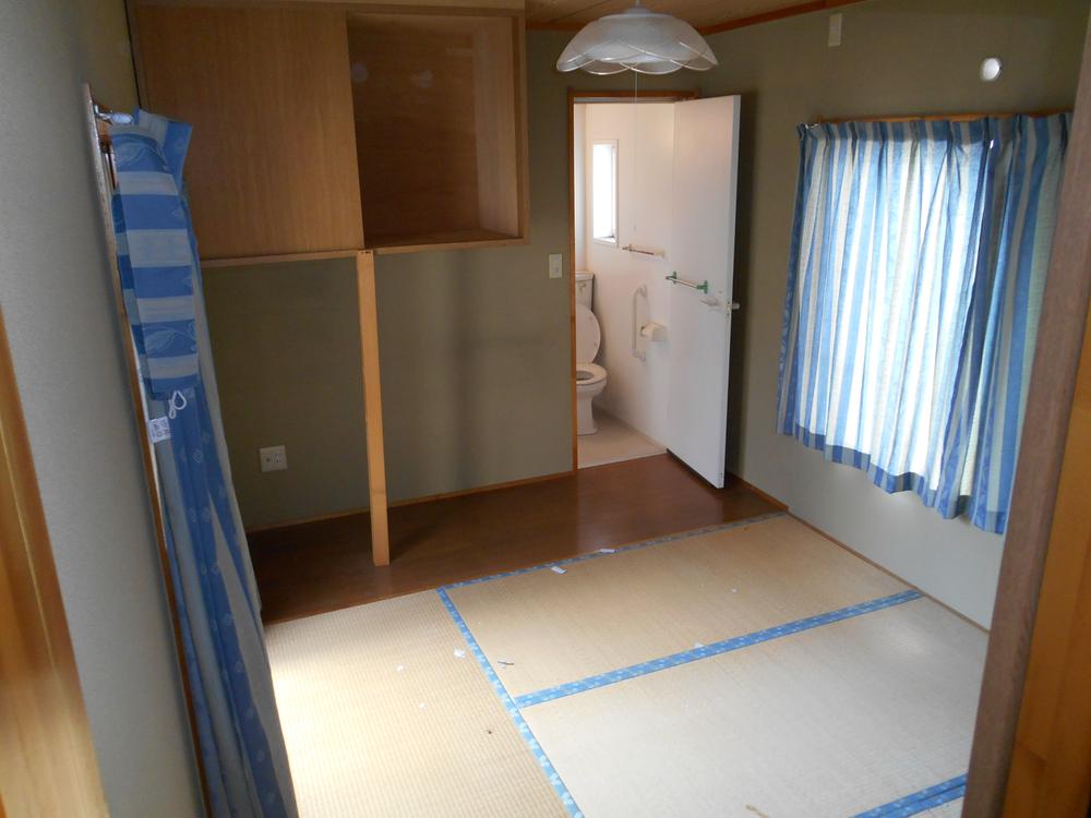 Non-living room. Reform is before. 