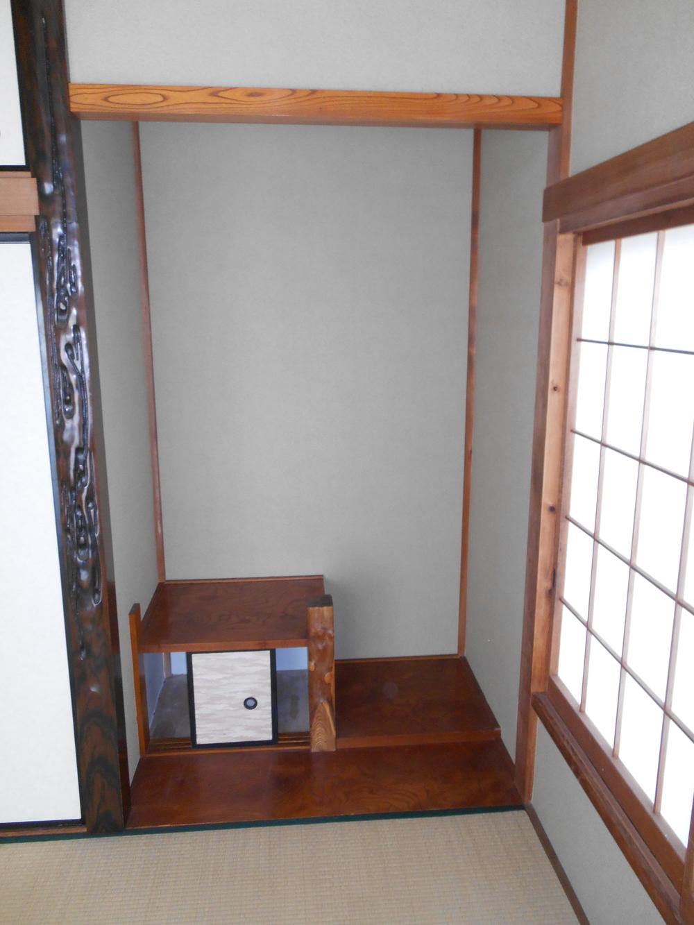 Non-living room. Reform is before. 