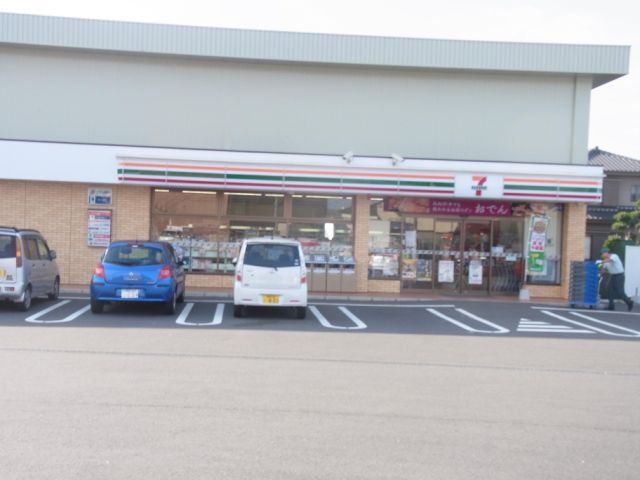 Convenience store. 580m to Seven-Eleven Bow in store (convenience store)