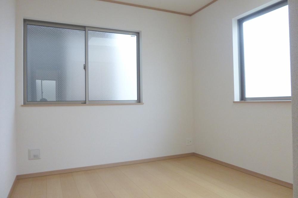 Non-living room. Second floor Northern Room