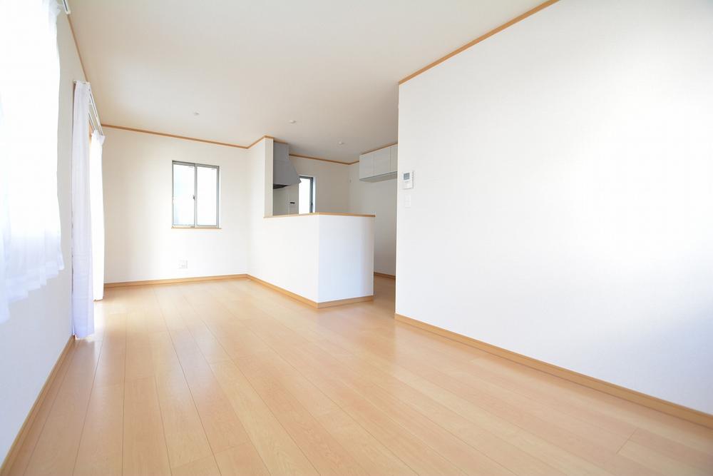 Living. Please relax a warm and welcoming living room of calm hue