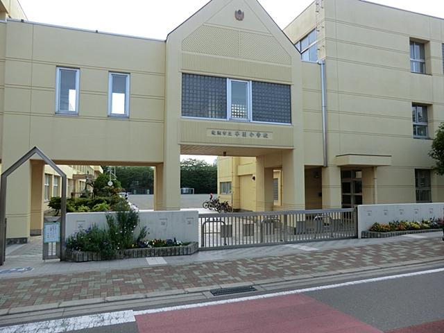 Primary school. Ayase City Hayaen to elementary school 400m