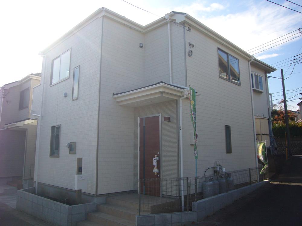 Local appearance photo. Local (11 May 2013) Shooting