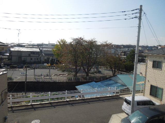 View photos from the dwelling unit. Local (11 May 2013) Shooting