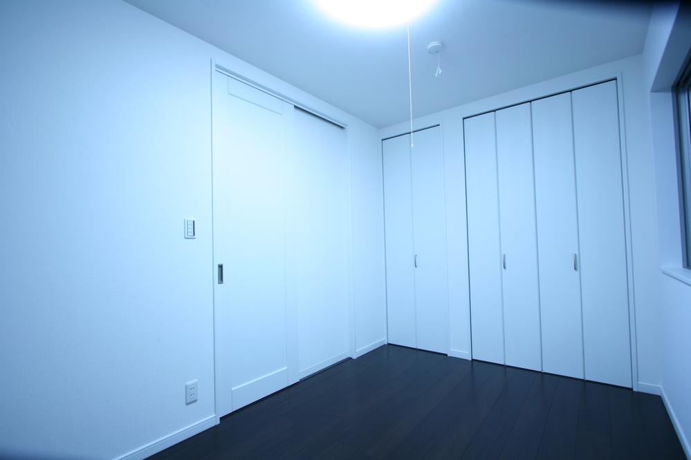 Non-living room. Indoor (12 May 2013) Shooting