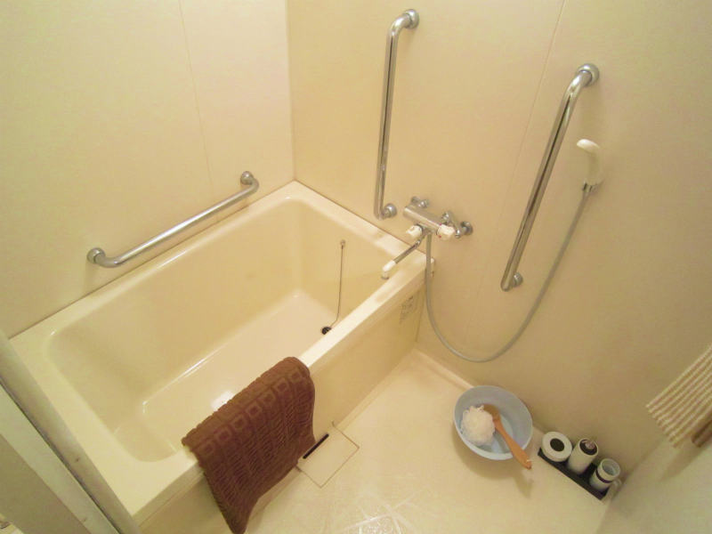 Bath.  ※ Model is room