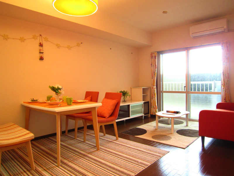 Living and room.  ※ Model is room