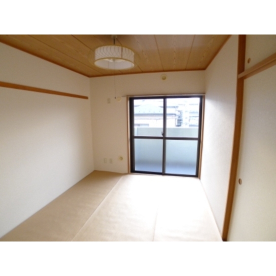 Living and room. Japanese-style room is also bright