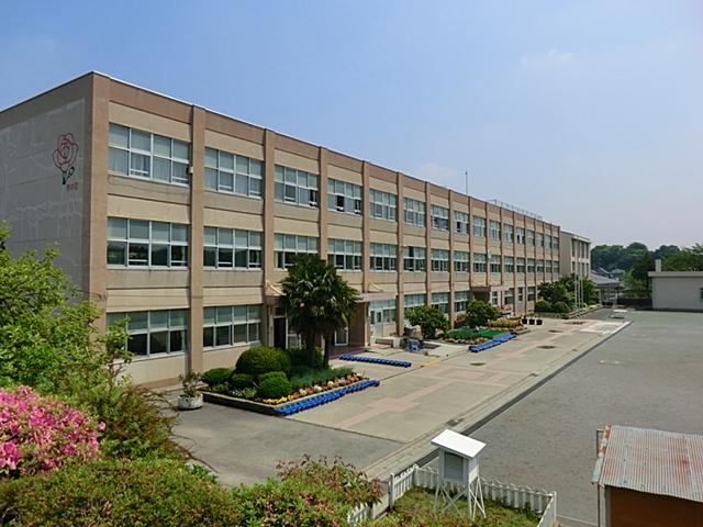 Primary school. 838m until Ayase City Ryosei Elementary School