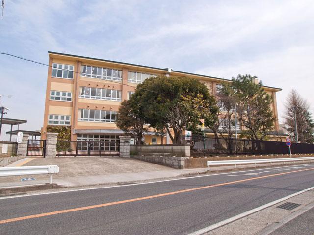 Primary school. 460m Ayase elementary school to Ayase elementary school