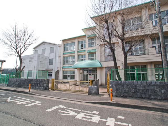 Junior high school. 670m until Ayase junior high school junior high school Ayase