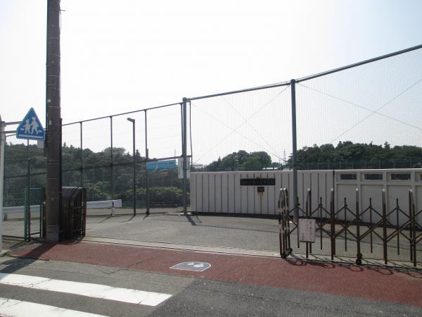 Junior high school. 1300m to the north of the base middle school