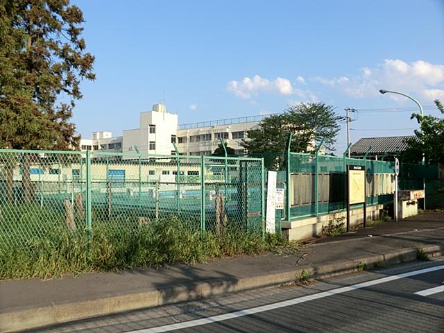 Primary school. 967m to the stand elementary school Ayase City North