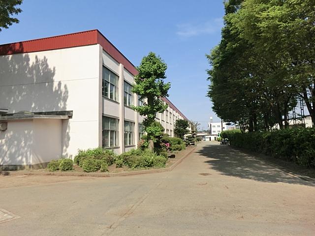 Junior high school. 2458m to Ayase City Ayakita junior high school
