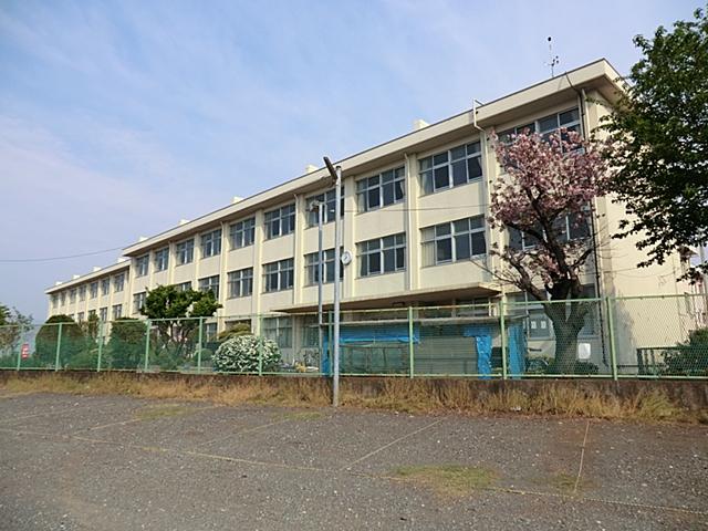 Primary school. 524m until Ayase City Tendai Elementary School