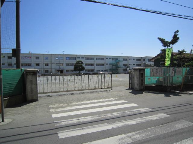 Primary school. Tsurumine elementary school